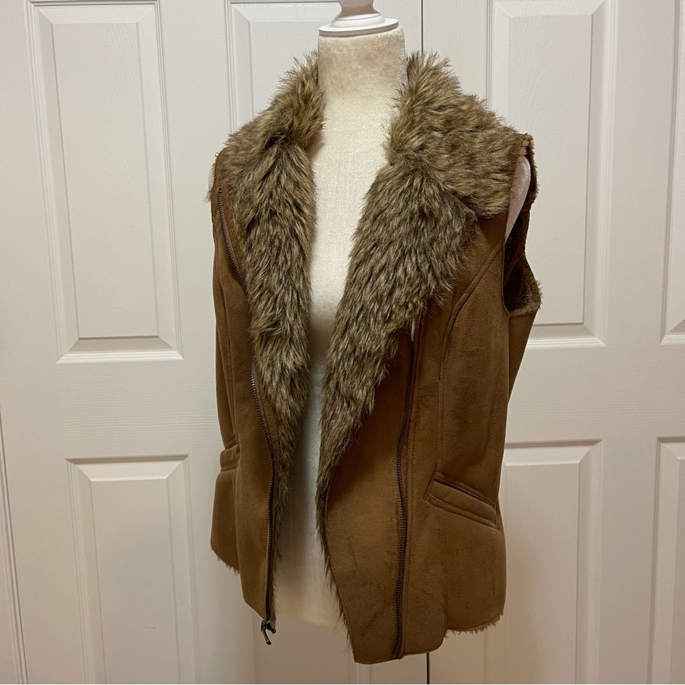REVUE suede vest